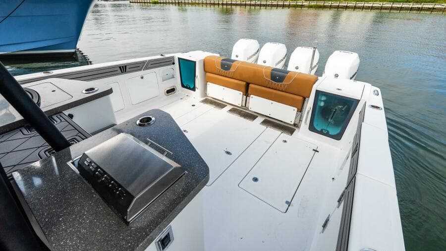 2021 Wellcraft 402 Fisherman