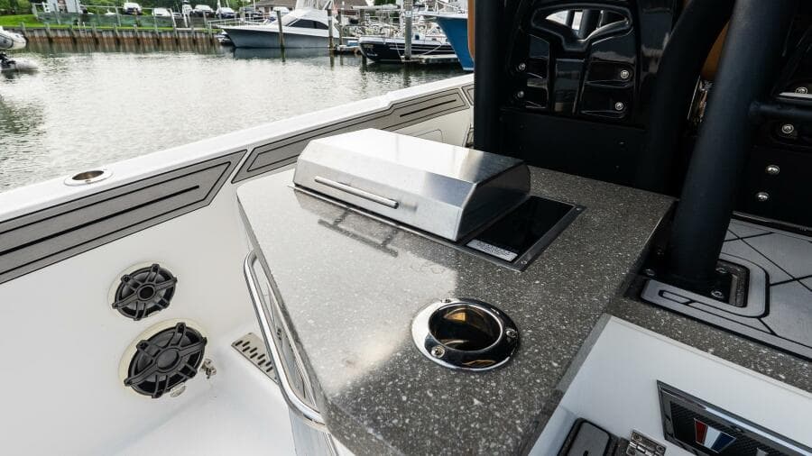 2021 Wellcraft 402 Fisherman