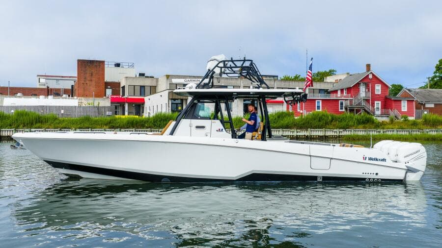 2021 Wellcraft 402 Fisherman