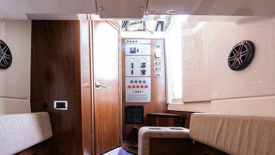 2021 Wellcraft 402 Fisherman