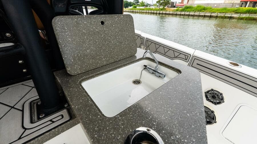 2021 Wellcraft 402 Fisherman