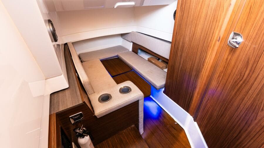 2021 Wellcraft 402 Fisherman