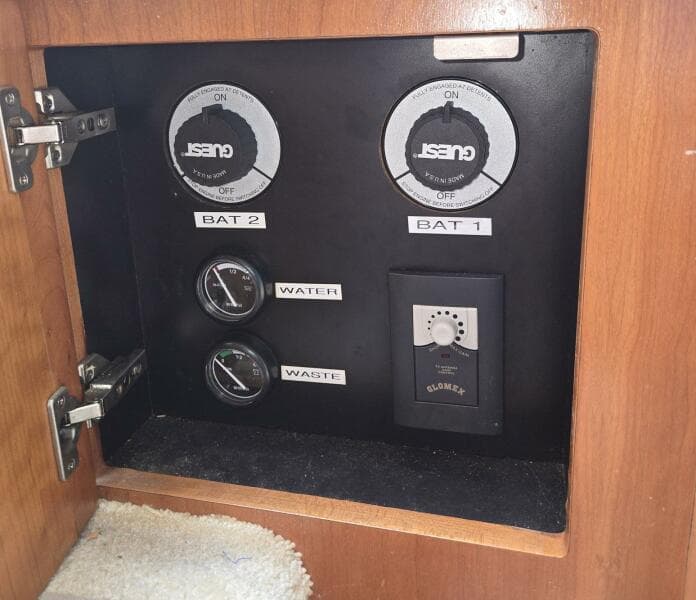 2003 Silverton 392 Aft Cabin Motor Yacht