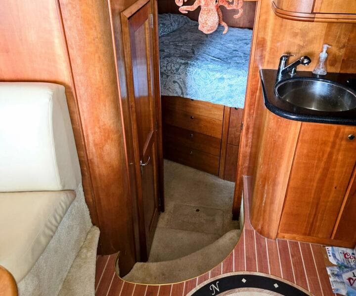 2003 Silverton 392 Aft Cabin Motor Yacht