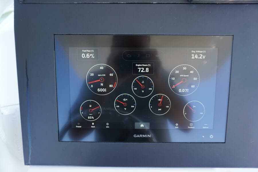 2022 25 Everglades 253cc Electronics (3)