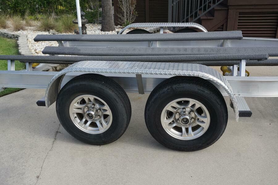 2022 25 Everglades 253cc Trailer (5)
