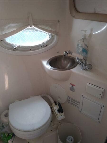 2009 Rinker 280 Express Cruiser