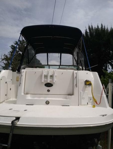 2009 Rinker 280 Express Cruiser