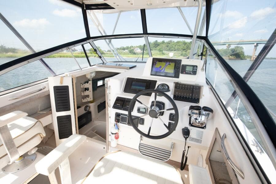 1997 Grady-White 300 Marlin