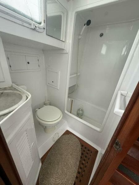 1982 Albin Tri-Cabin - Photo 42