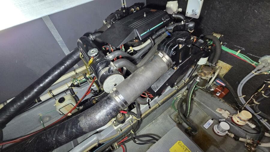 1988 Sea Ray 390 Express Cruiser