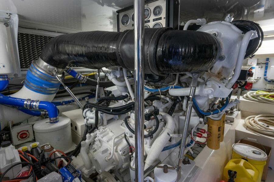 2005 Hatteras Enclosed Bridge