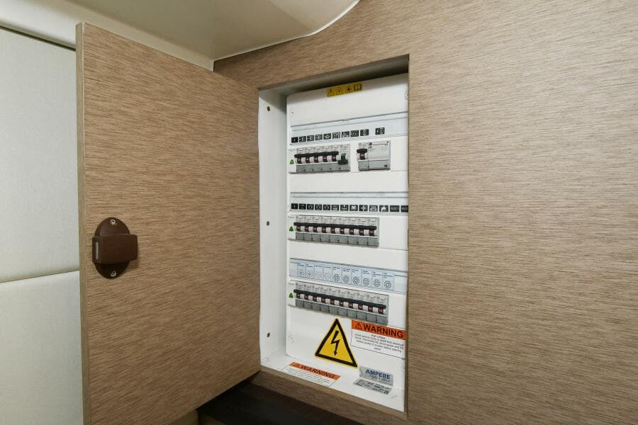 2018 Prestige 560 Fly