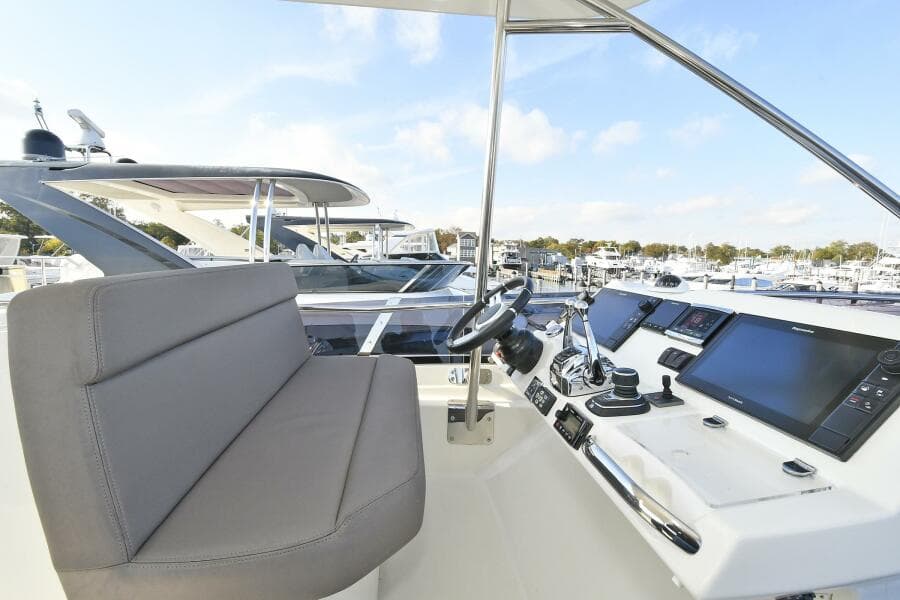 2018 Prestige 560 Fly