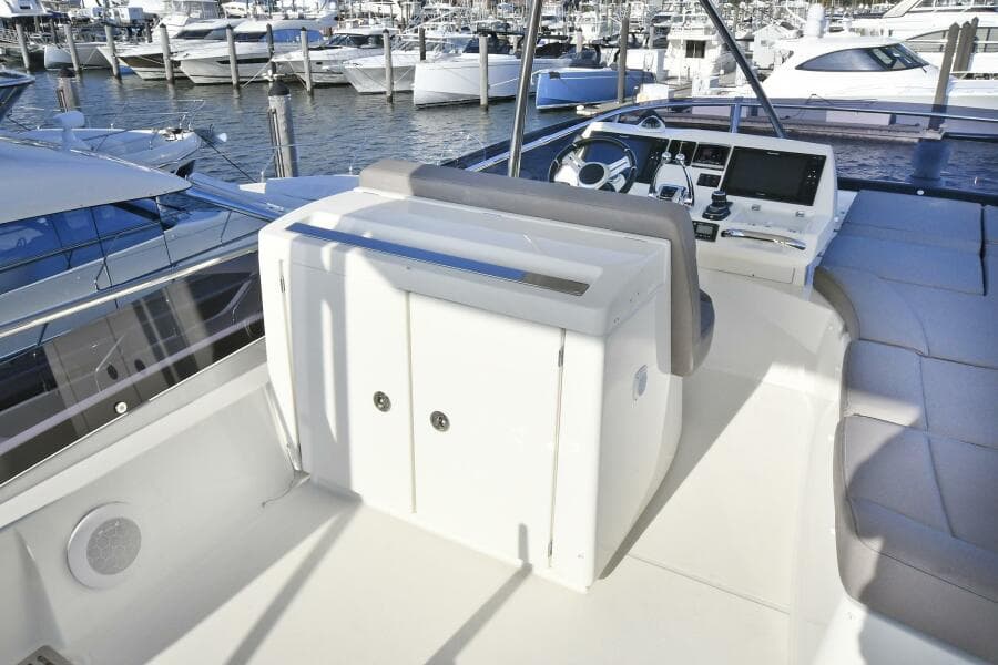 2018 Prestige 560 Fly