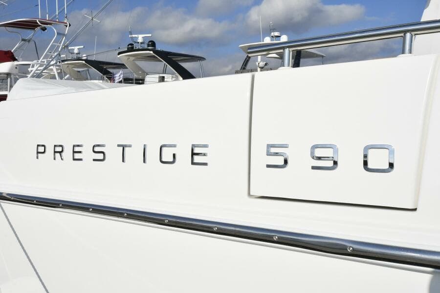2018 Prestige 560 Fly