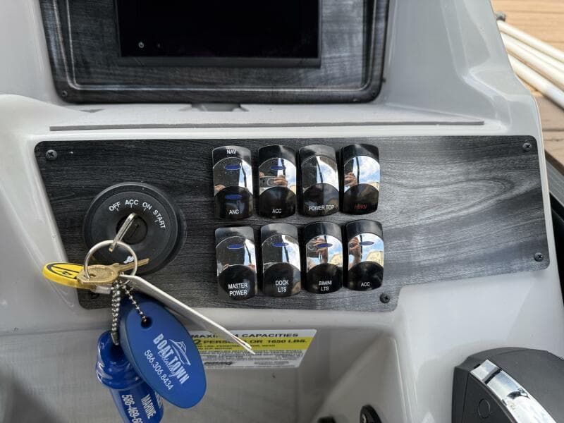 2022 Harris Sunliner 230