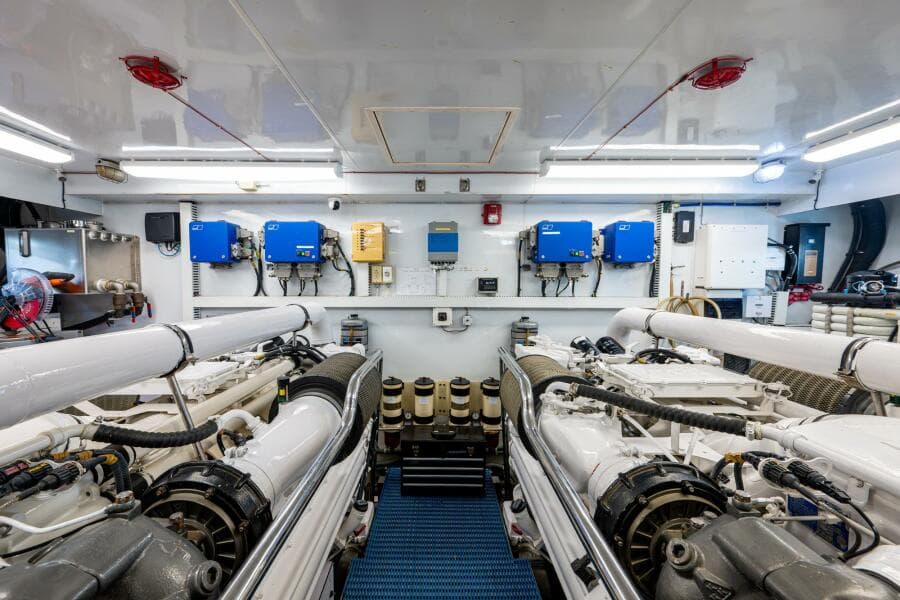 Ocean Alexander 78 Somewhere In Time- Engine Room