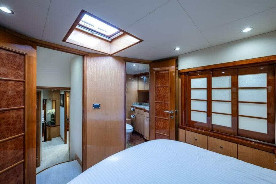 Ocean Alexander 78 Somewhere In Time- Forward Stateroom