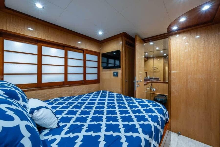 Ocean Alexander 78 Somewhere In Time- Port Stateroom