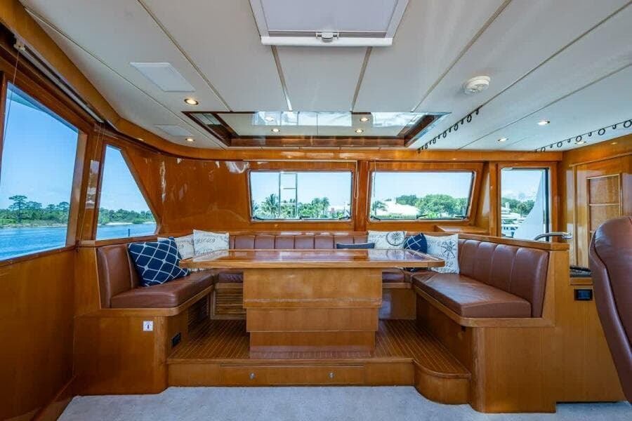 Ocean Alexander 78 Somewhere In Time- Enclosed Bridge Dinette