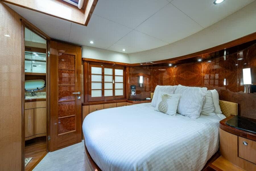 Ocean Alexander 78 Somewhere In Time- Forward Stateroom