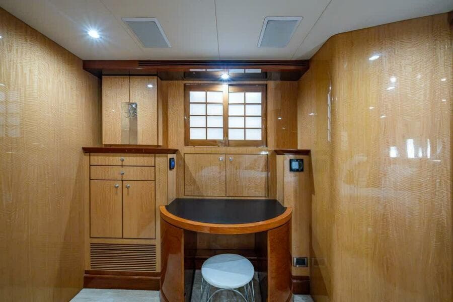 Ocean Alexander 78 Somewhere In Time- Master Stateroom Head