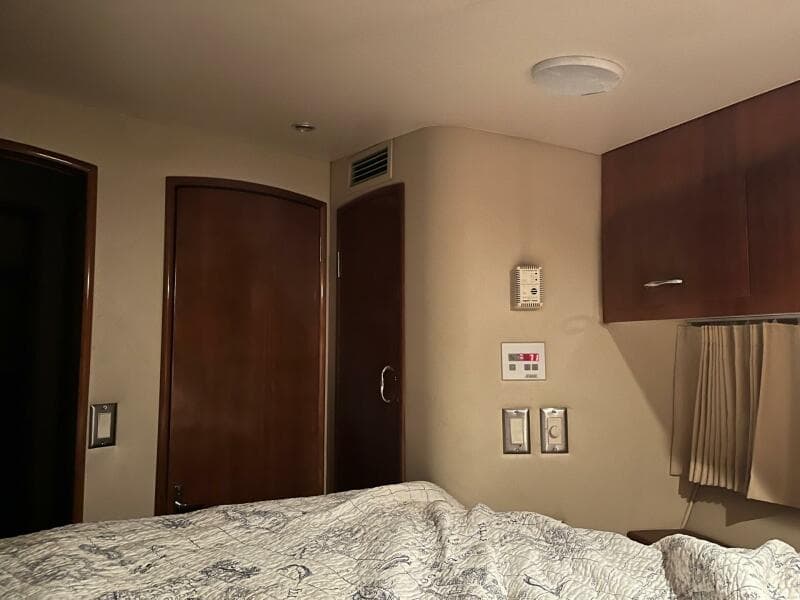 2003 Carver 360 Sport Sedan