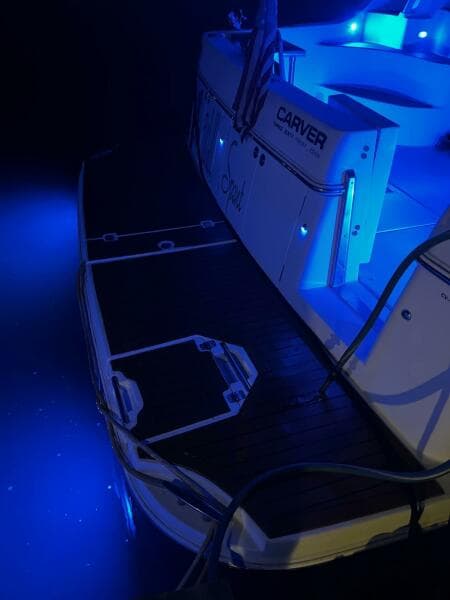 2003 Carver 360 Sport Sedan