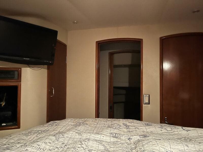 2003 Carver 360 Sport Sedan