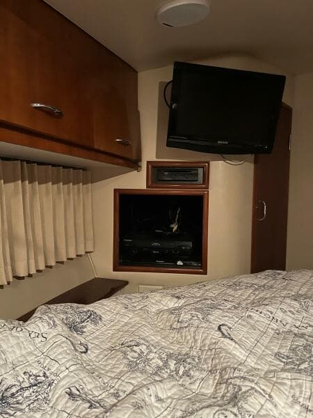 2003 Carver 360 Sport Sedan