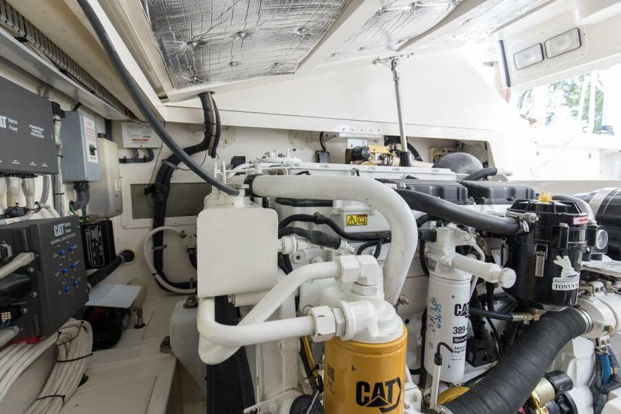 2007 40 Cabo Express Big Blue Engine Room