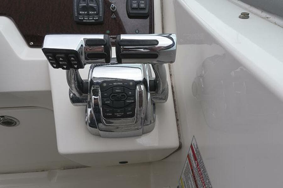 2010 Sea Ray 310 Sundancer