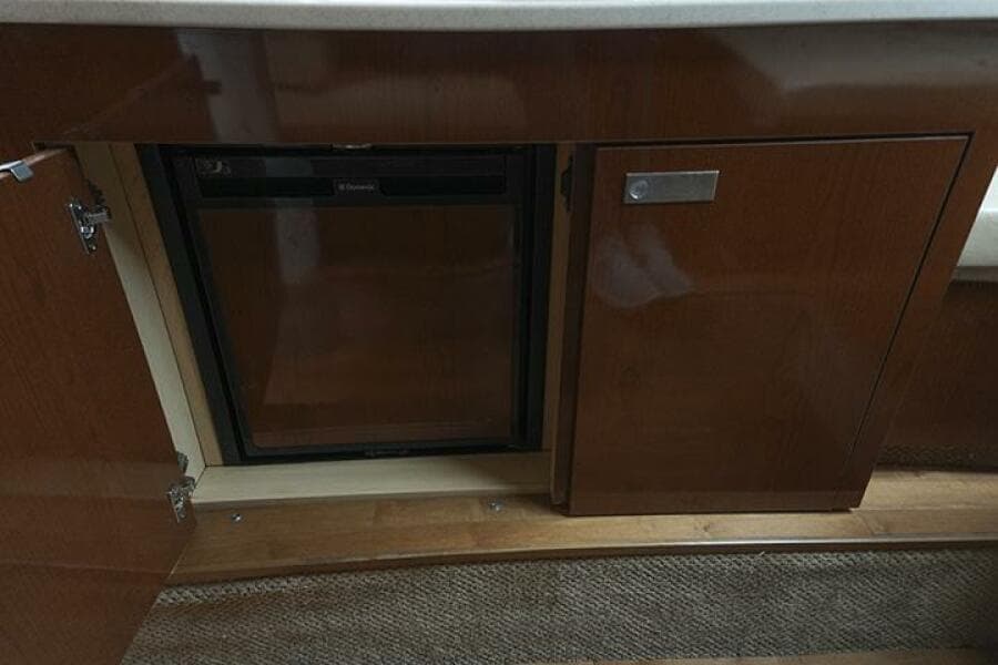 2010 Sea Ray 310 Sundancer