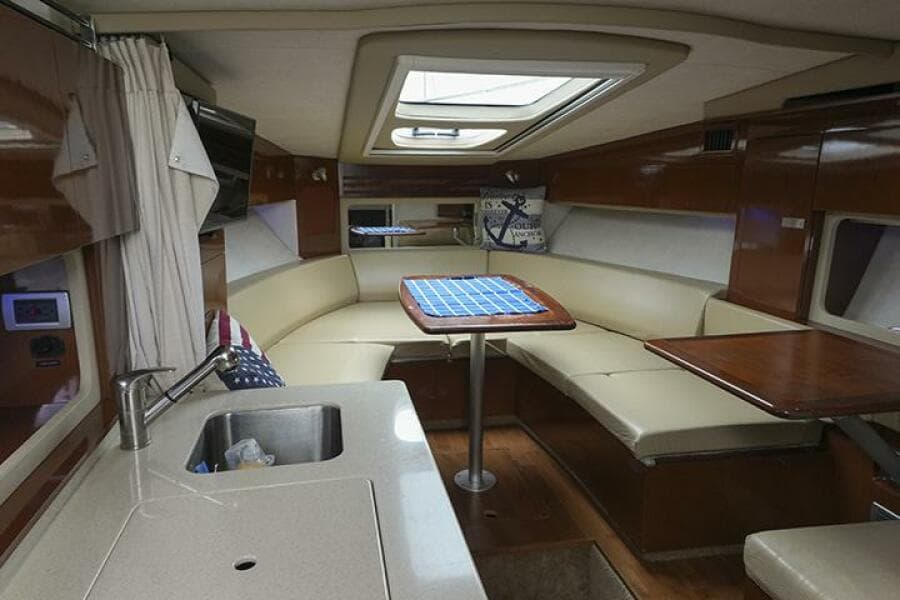 2010 Sea Ray 310 Sundancer