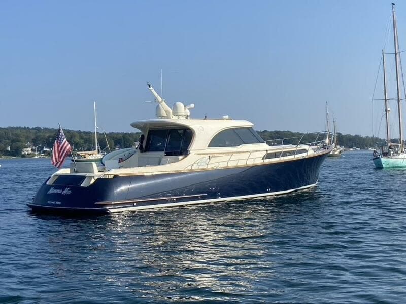 2006 Mochi Craft Dolphin