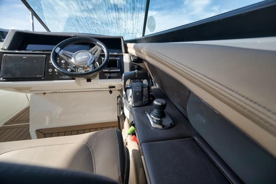 2016 Sea Ray 350 SLX