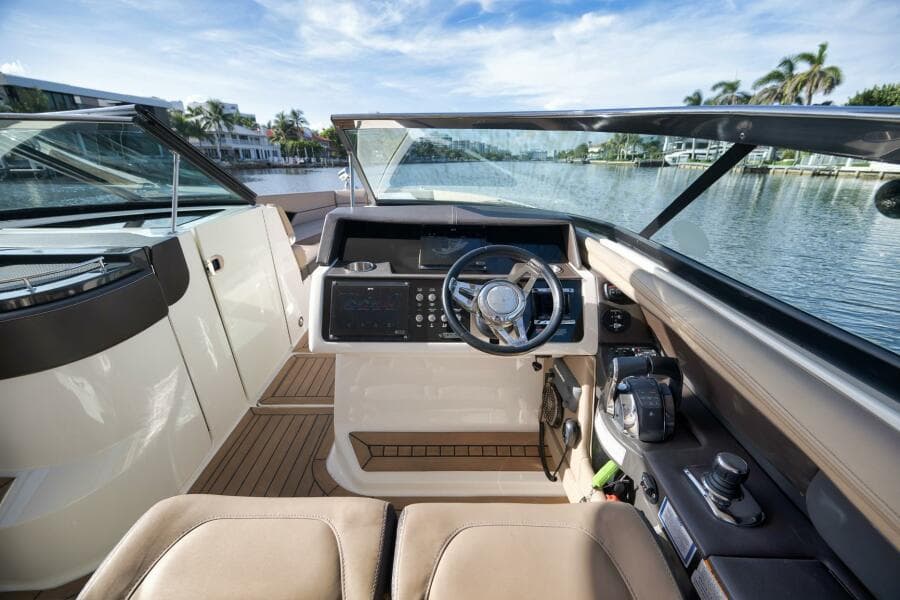 2016 Sea Ray 350 SLX