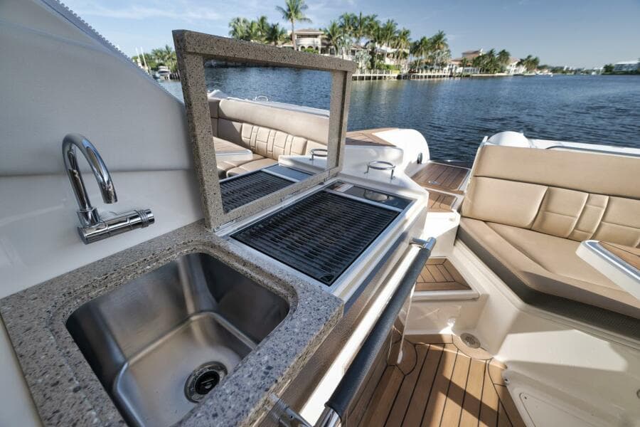 2016 Sea Ray 350 SLX