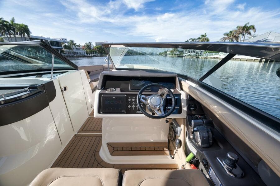 2016 Sea Ray 350 SLX