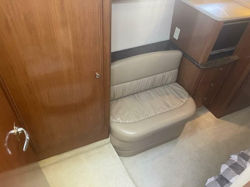 2006 Meridian 411 Sedan