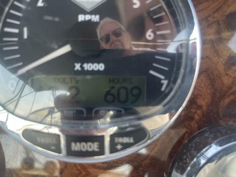 2006 Meridian 411 Sedan