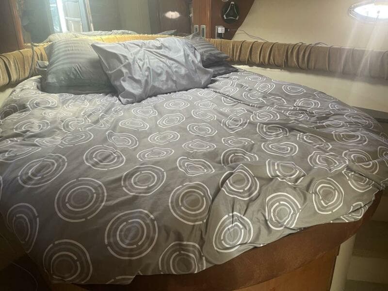 2006 Meridian 411 Sedan