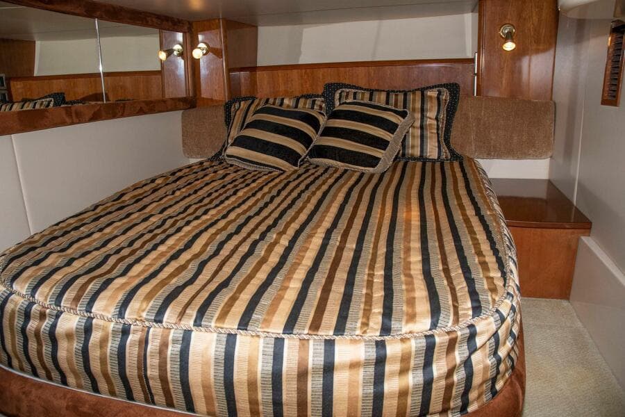 2006 Meridian 411 Sedan