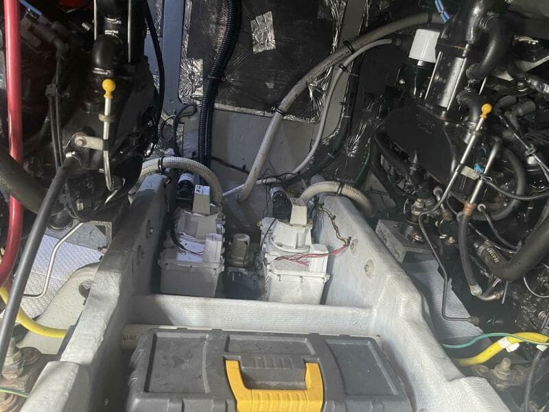 2006 Meridian 411 Sedan