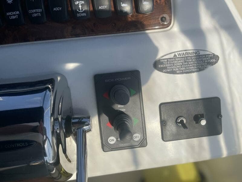 2006 Meridian 411 Sedan