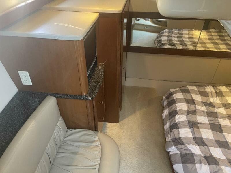 2006 Meridian 411 Sedan