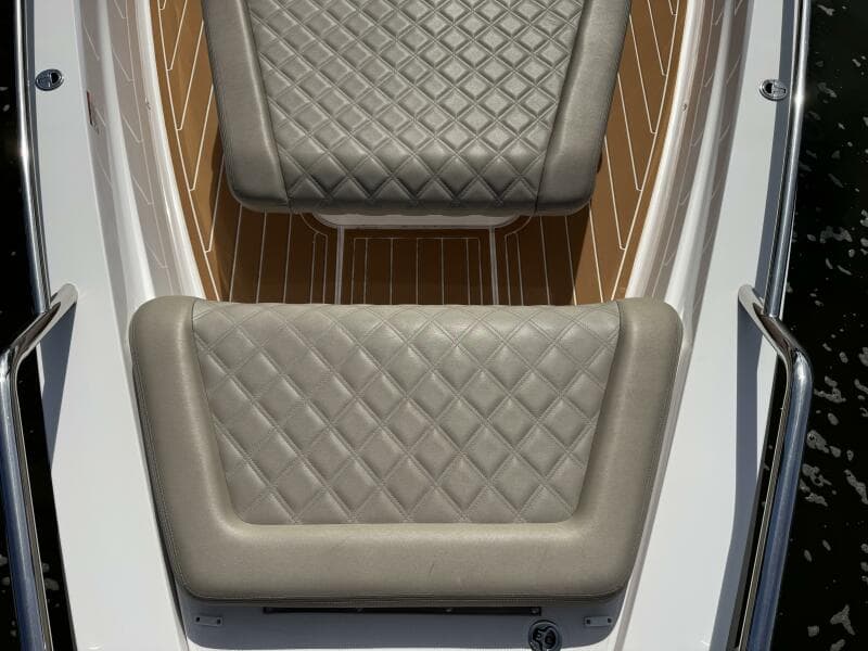 2022 Axopar 37 XC CROSS CABIN