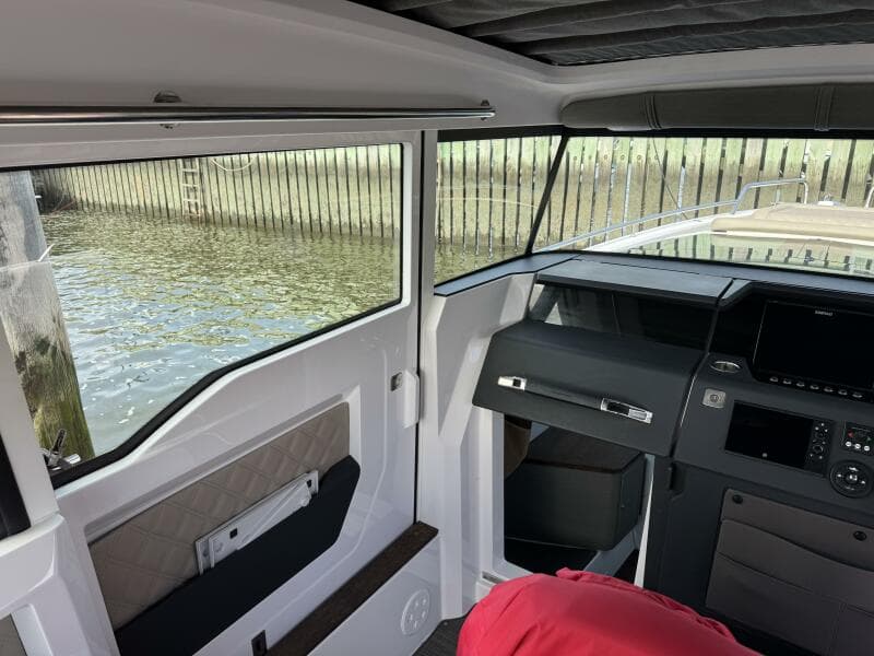 2022 Axopar 37 XC CROSS CABIN