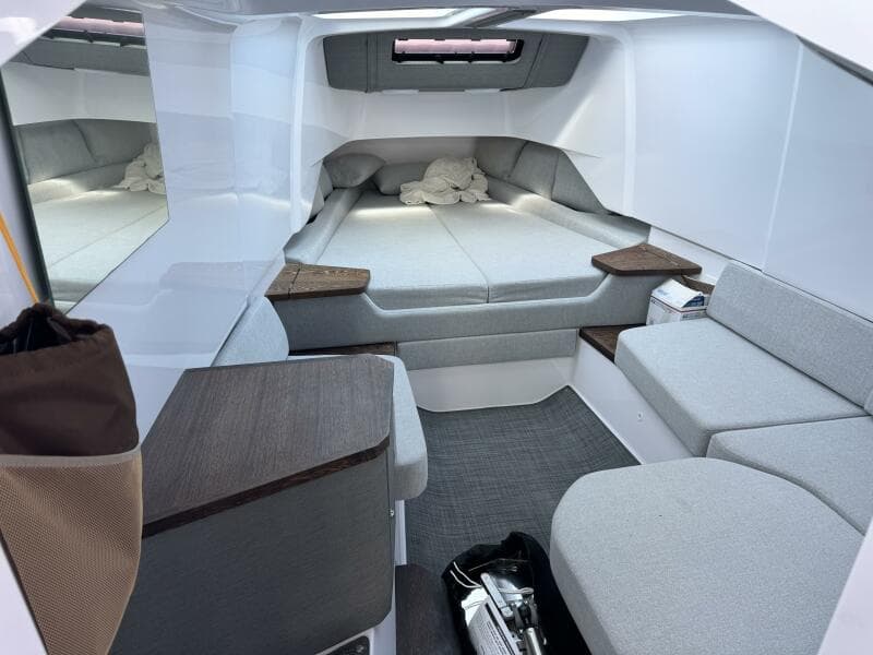 2022 Axopar 37 XC CROSS CABIN